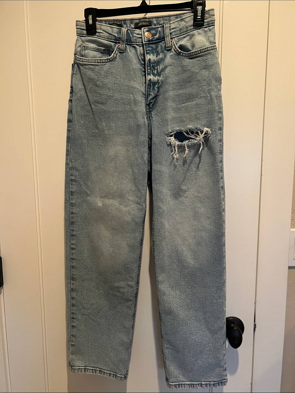 90’s Relaxed Straight Light Wash Distressed Jeans